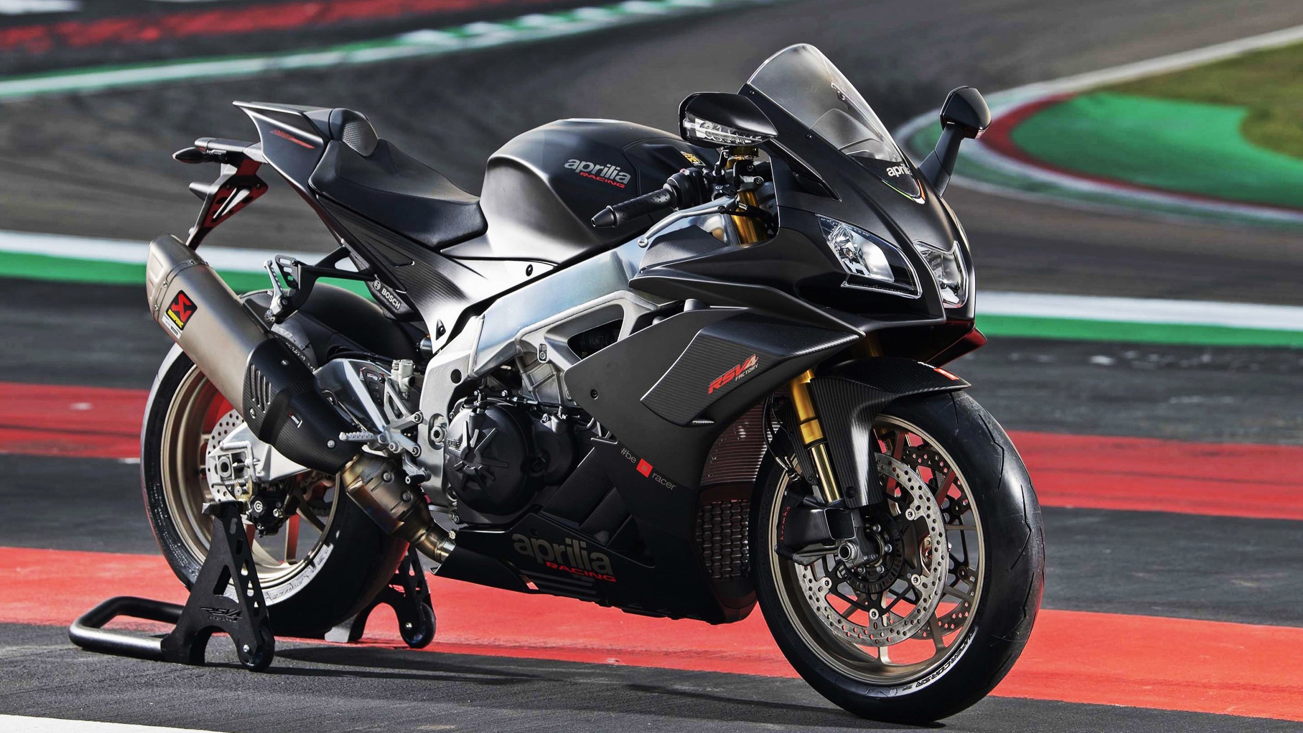 足球裁判研修班提升执法理论与实战结合,足球裁判执法心得体会